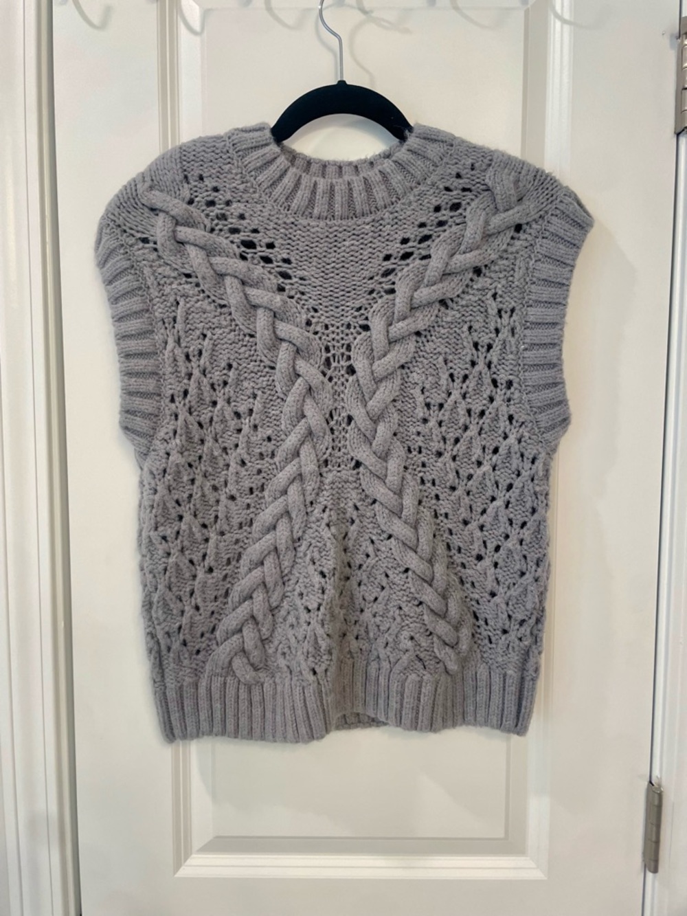Zara Light Gray Cable Knit Sleeveless Sweater Vest